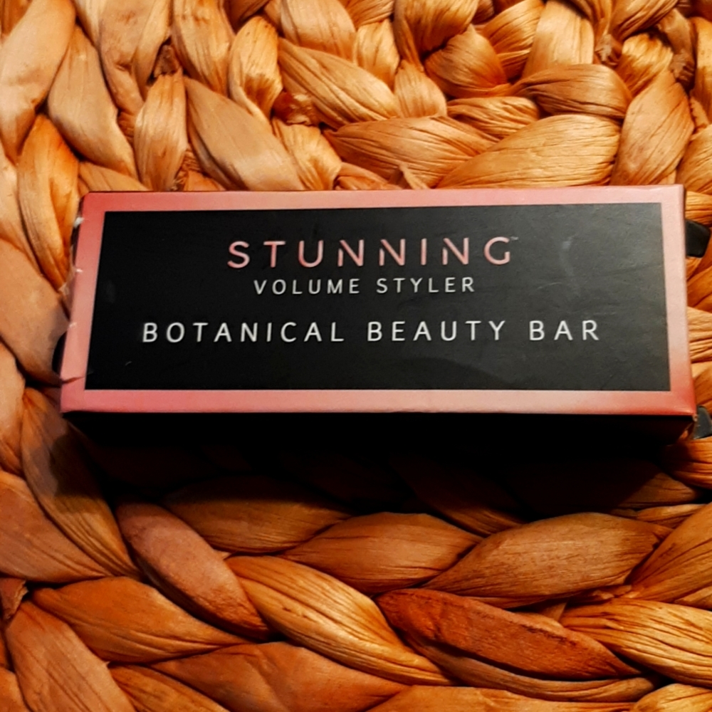 Stunning volume styler botanical beauty bar